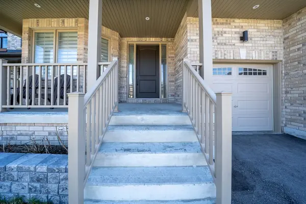 27 Higham PL, Clarington, ON L1C 7G5