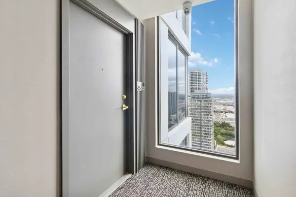 5 Buttermill AVE #4502, Vaughan, ON L4K 0J5