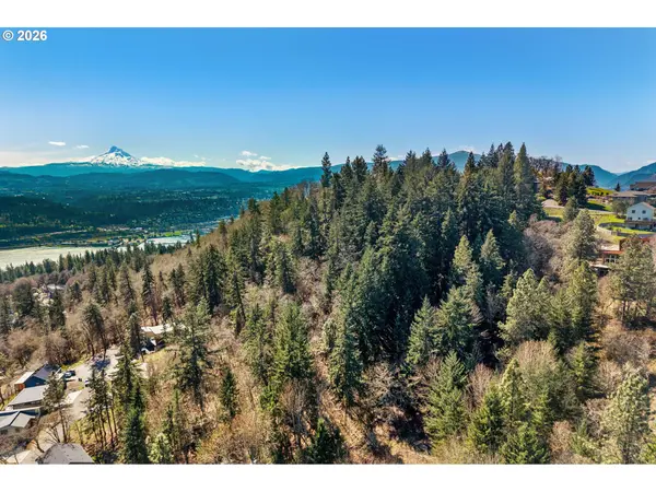 735 NW STRAWBERRY MOUNTAIN RD, White Salmon, WA 98672
