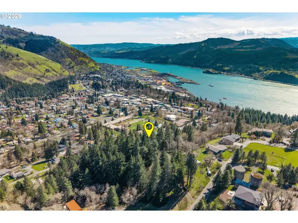 735 NW STRAWBERRY MOUNTAIN RD, White Salmon, WA 98672