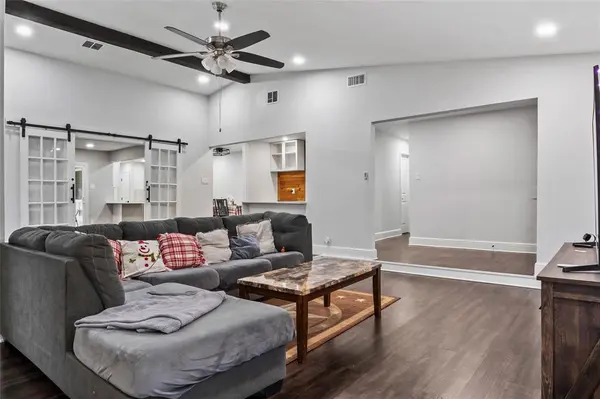 7306 Blackwillow Lane, Dallas, TX 75249