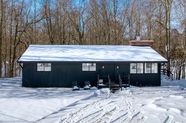 988 Blue Star HWY,  Casco Twp,  MI 49090