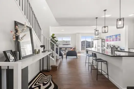 75 Royston Heath NW, Calgary, AB T3L 0K3