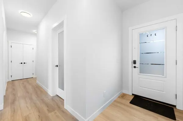 212 Belmont PARK SW, Calgary, AB T2X 5T7