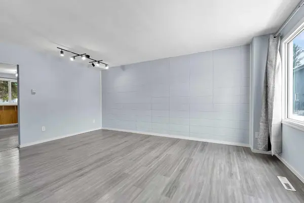 2211 19 ST NE #156, Calgary, AB T2E4Y5