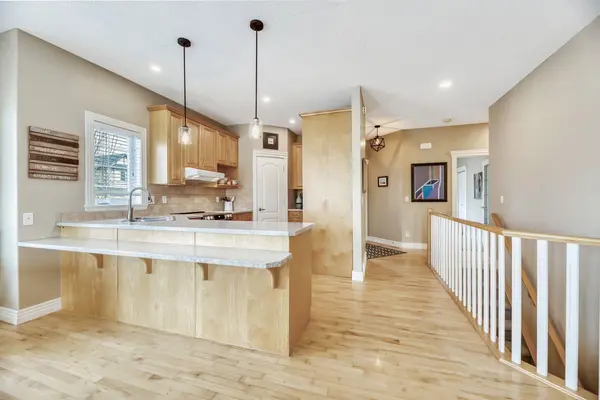 446 Crystalridge TER, Okotoks, AB T1S 1W6