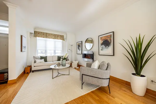 51 Shaftesbury AVE, Toronto C09, ON M4T 3B3