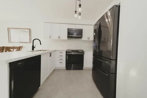 236 Flagstone WAY, Newmarket, ON L3X 2Y2