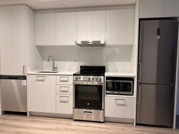 195 Commerce ST #708, Vaughan, ON L4K 5Z7