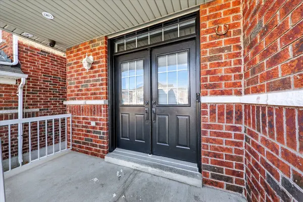 9 Invitational RD, Brampton, ON L6P 2H1