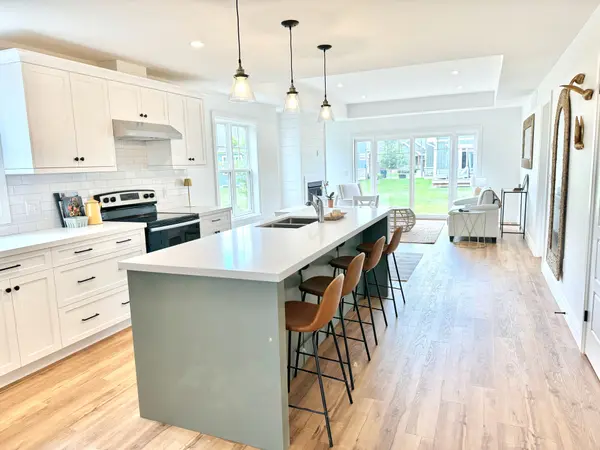 102 Eagle CT, Saugeen Shores, ON N0H 2C3