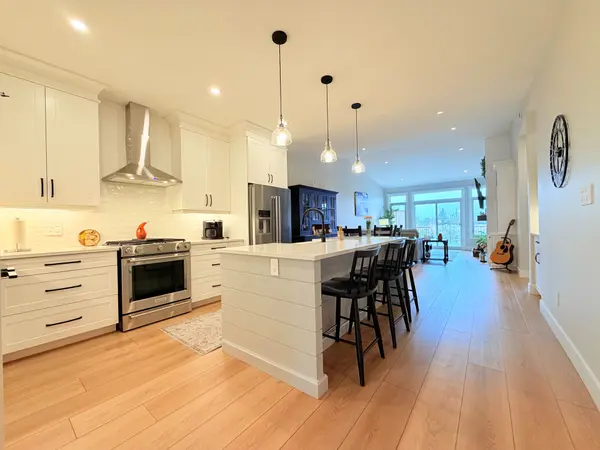 108 Irishwood LN, Brockton, ON N0G 2V0