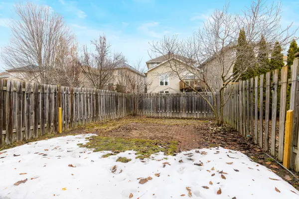 59 Saddlesmith CIR, Kanata, ON K2M 2Y9