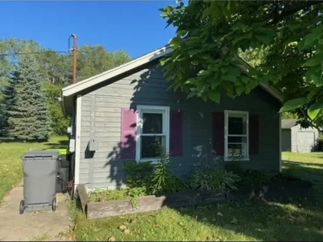 4712 Jefferson AVE, Midland, MI 48640