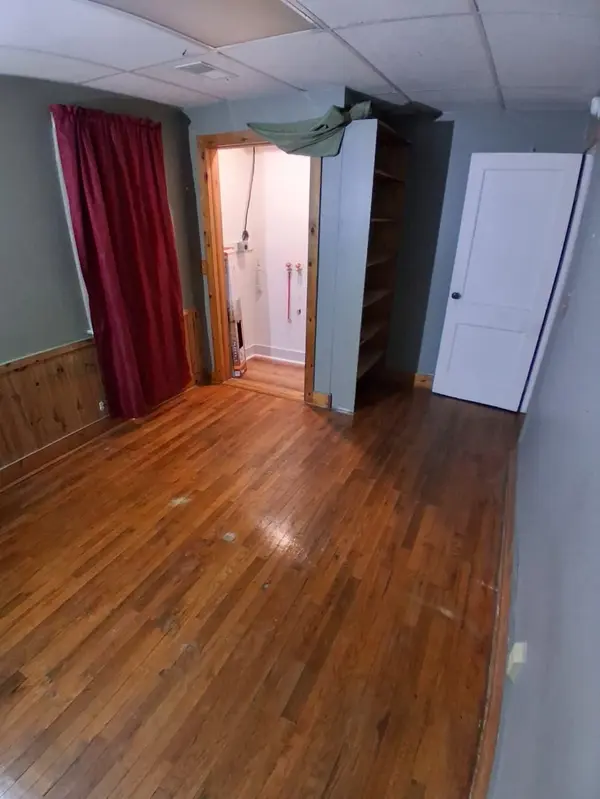 4712 Jefferson AVE, Midland, MI 48640