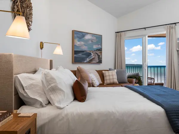 2211 N US-31, East Bay Twp, MI 49686