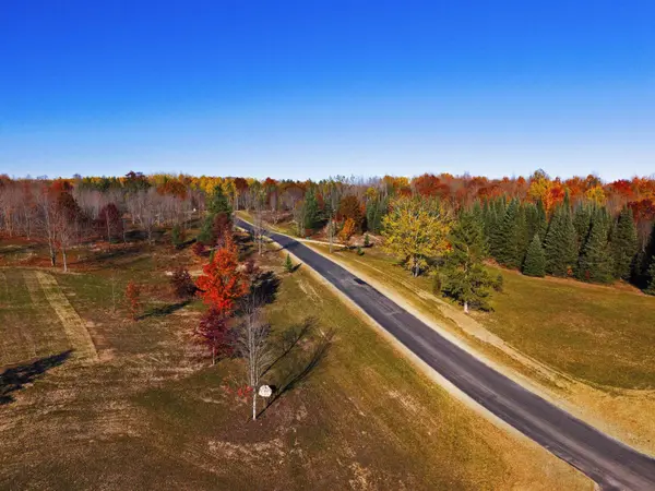 10601 SW Pine Ridge DR, Springfield Twp, MI 49633