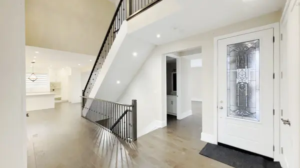 204 Mary ST, Oakville, ON L6K 1S4