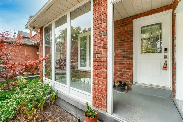 1136 Springwater CRES, Mississauga, ON L5V 1G3