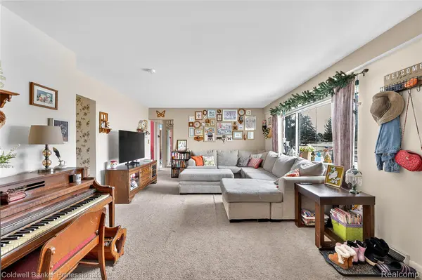 2556 N Williams Lake Rd. RD, Waterford Charter Township, MI 48327