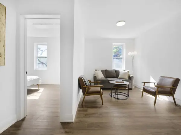 96 Tecumseth ST, Toronto C01, ON M6J 2H1