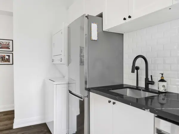 96 Tecumseth ST, Toronto C01, ON M6J 2H1