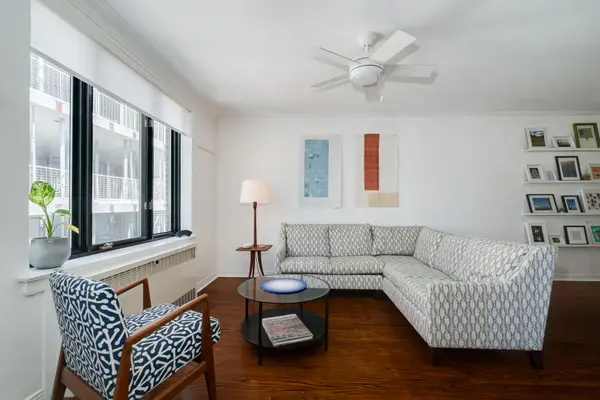 150 Farnham AVE #406, Toronto C02, ON M4V 1H5