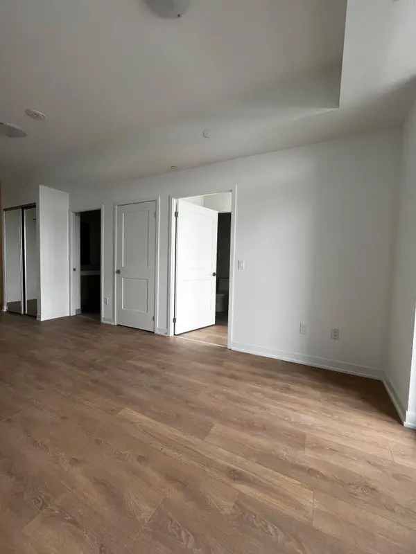 10 Abeja ST #912, Vaughan, ON L4K 0R4