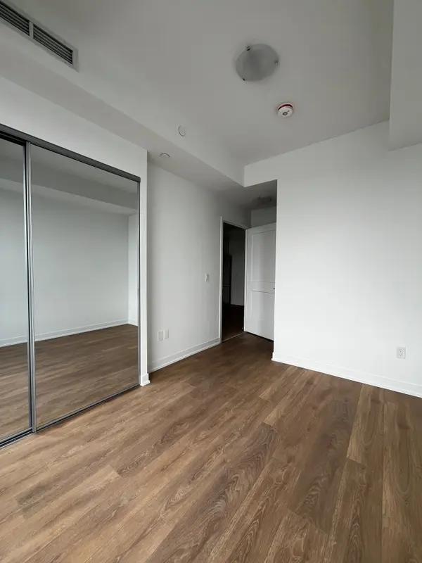 10 Abeja ST #912, Vaughan, ON L4K 0R4