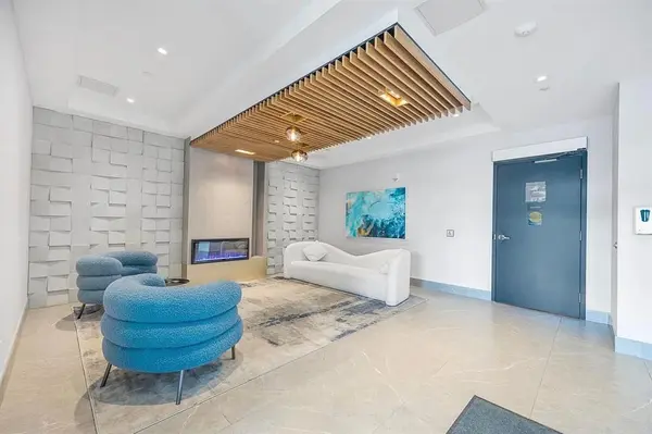 56 Lakeside TER #101, Barrie, ON L4M 7B9