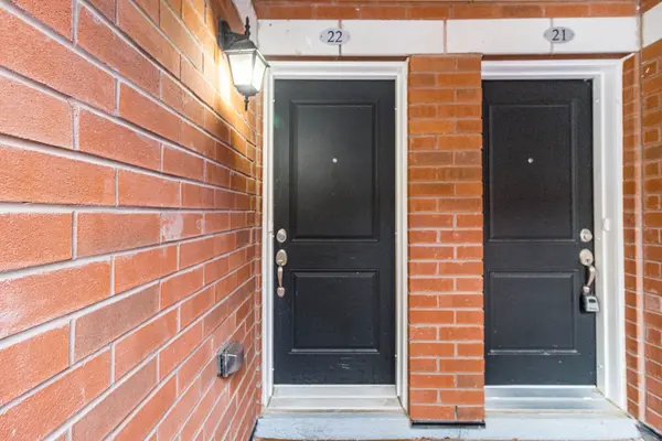 2488 Post RD #22, Oakville, ON L6H 0K1