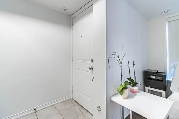 2488 Post RD #22, Oakville, ON L6H 0K1