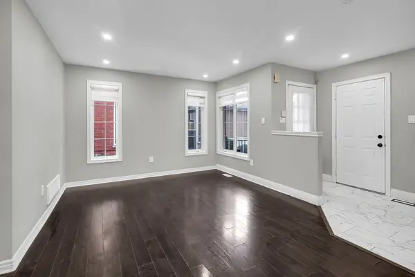 2365 Bankside DR, Mississauga, ON L5M 6E3