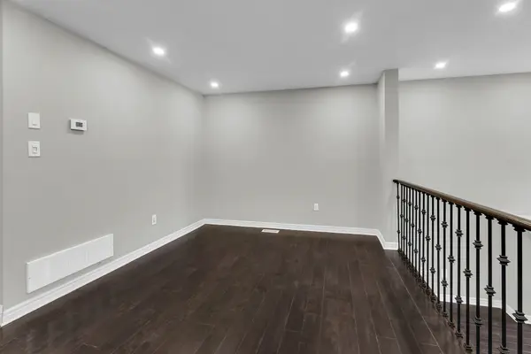 2365 Bankside DR, Mississauga, ON L5M 6E3