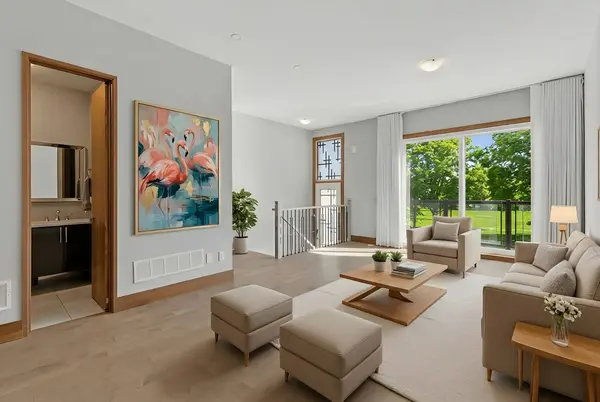 28A Twenty First ST, Toronto W06, ON M8V 3L7