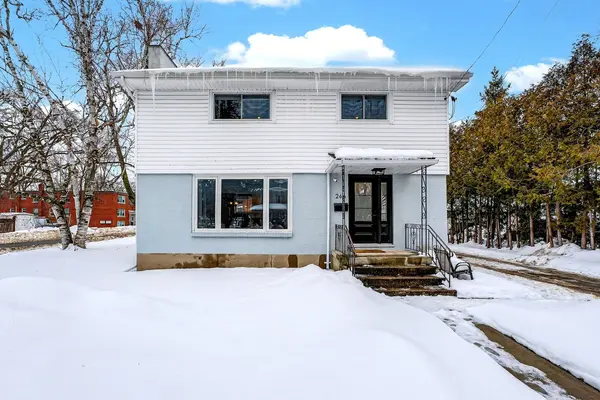 266 Bleecker AVE, Belleville, ON K8N 3V4