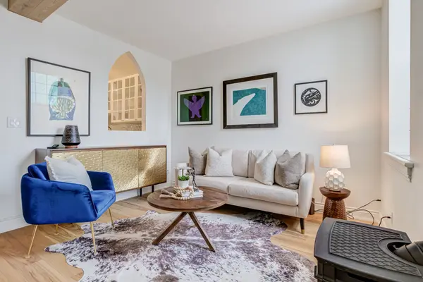 196 ARTHUR ST N #1, Guelph, ON N1E 4V8