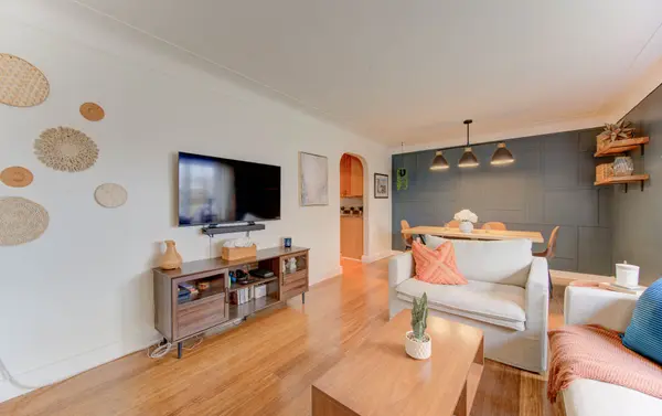 50 Edinburgh RD, Kitchener, ON N2B 1M5