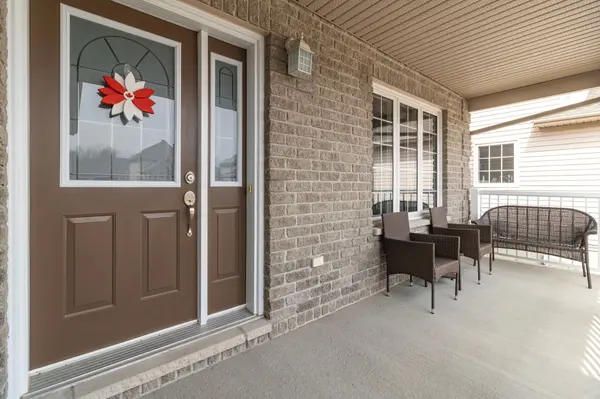 1004 Crestwood DR, Brockville, ON K6V 7N1