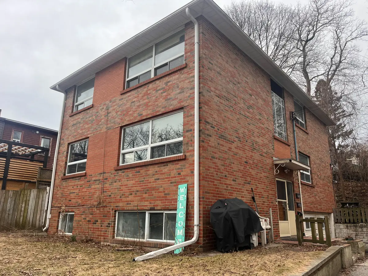 2 Bellhaven RD #2, Toronto E02, ON M4L 3J5