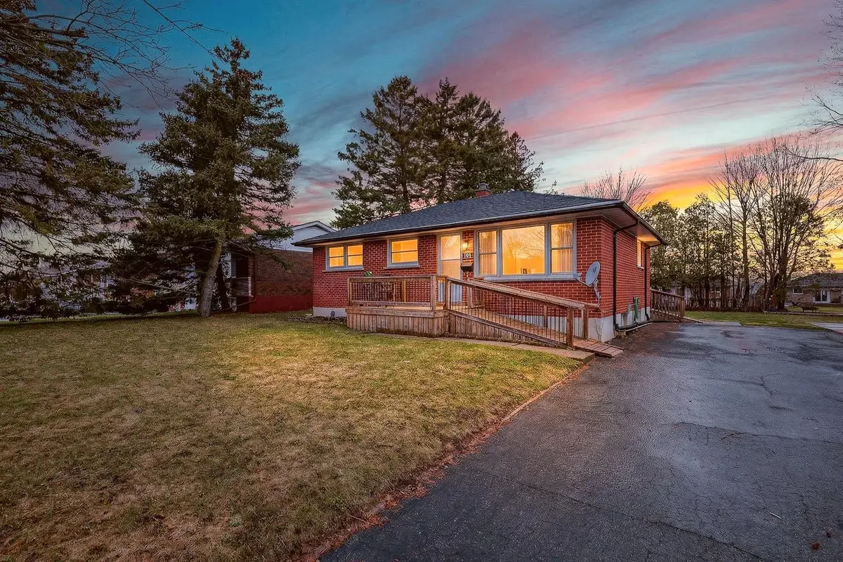 10 Chisholm DR, Ingersoll, ON N5C 2C4