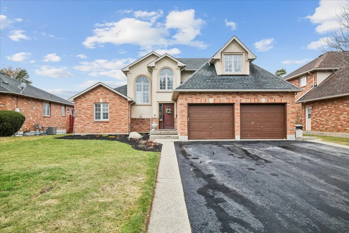 230 Appleby RD, Hamilton, ON L9G 2V7