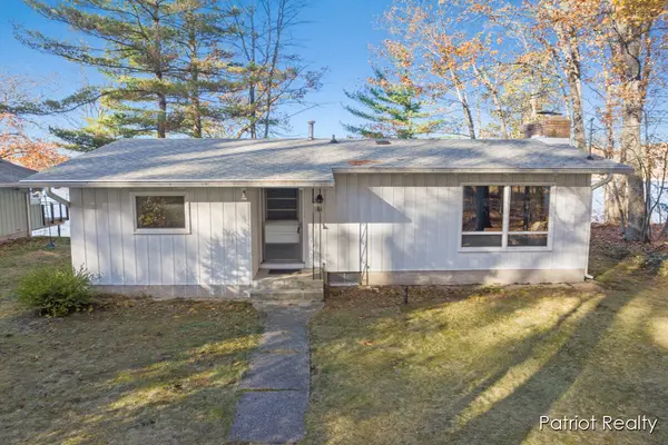 8995 Deer Point DR, Croton Twp, MI 49337