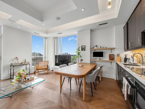 23 Glebe RD W #914, Toronto C03, ON M5P 0A1