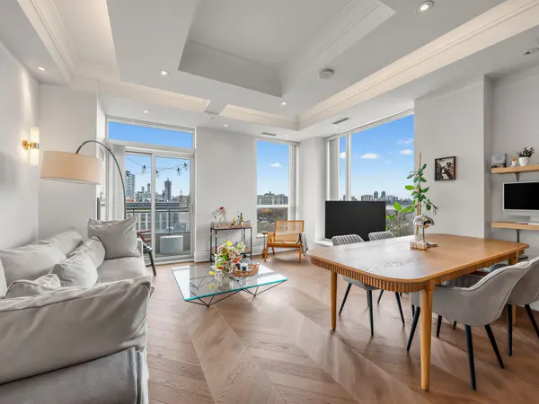 23 Glebe RD W #914, Toronto C03, ON M5P 0A1