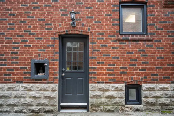 24 Glencairn AVE, Toronto C04, ON M4R 1M5