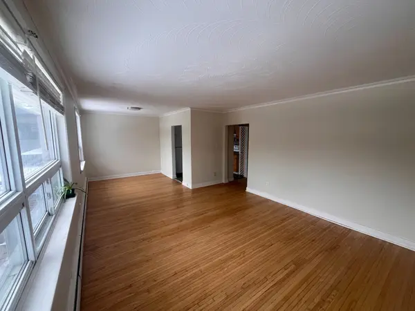 2 Bellhaven RD #2, Toronto E02, ON M4L 3J5