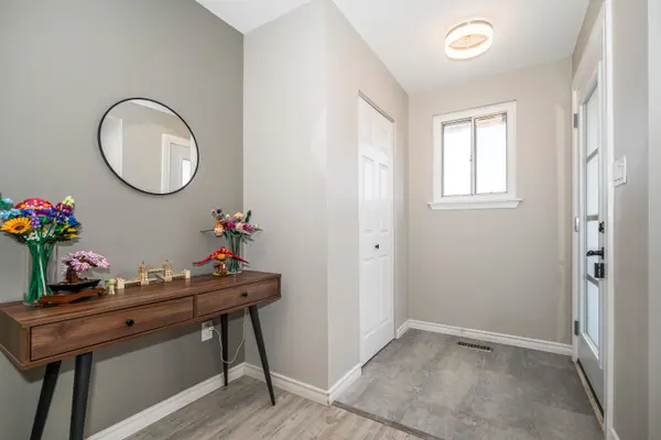 437 Sedan CRES, Oshawa, ON L1H 3G4