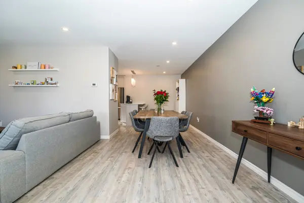 437 Sedan CRES, Oshawa, ON L1H 3G4