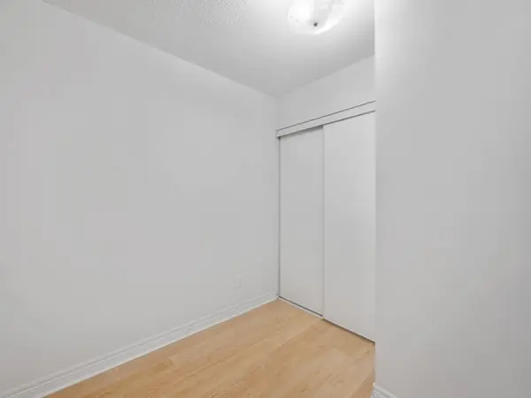 60 Disera DR #1101, Vaughan, ON L4J 9G1